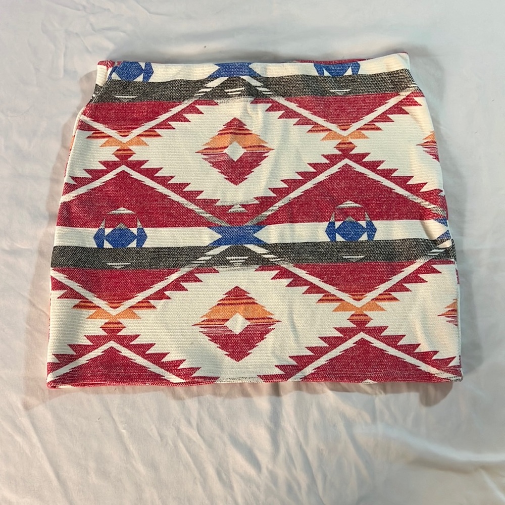 Zara Trafaluc Body Con Cream Skirt with a Red, Blue, Orange Design Size Small